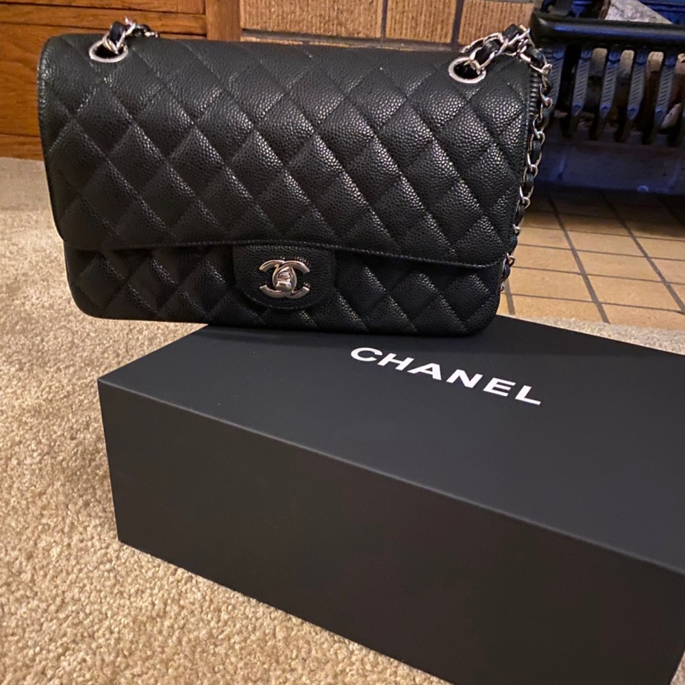 Chanel Medium Classic Grain flap bag in silver